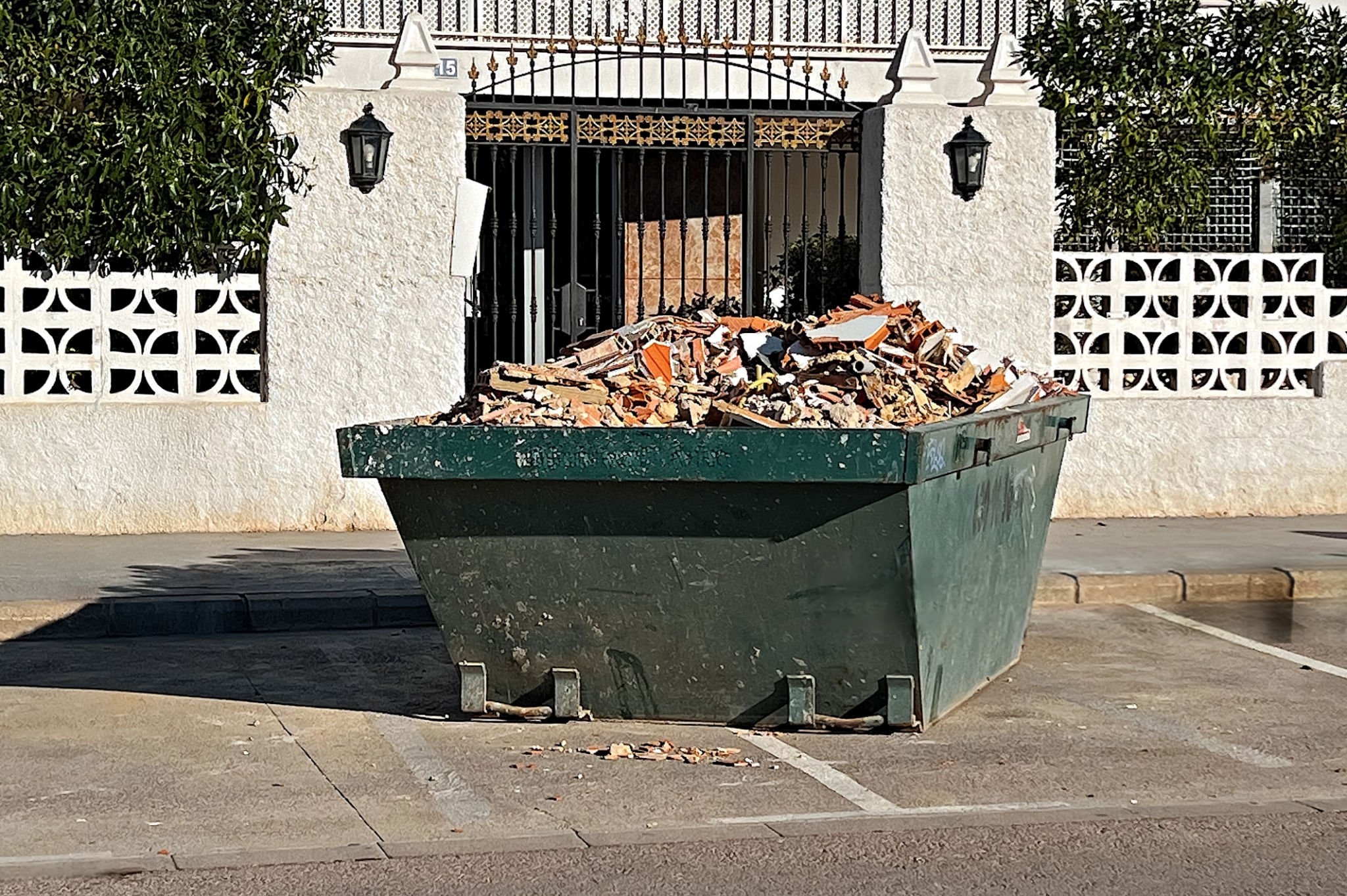 Medium Container